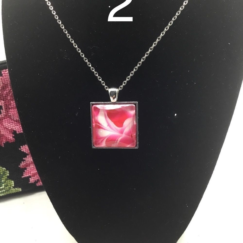 HAND PAINTED GLASS CABOCHON PENDANT NECKLACE - Picture 2 of 6
